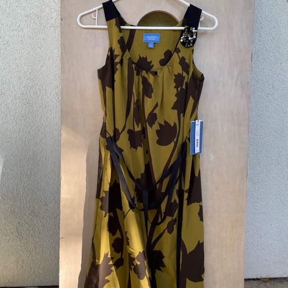 Simply Vera Wang forest green dress. NWT. Size 2. - Picture 8 of 9